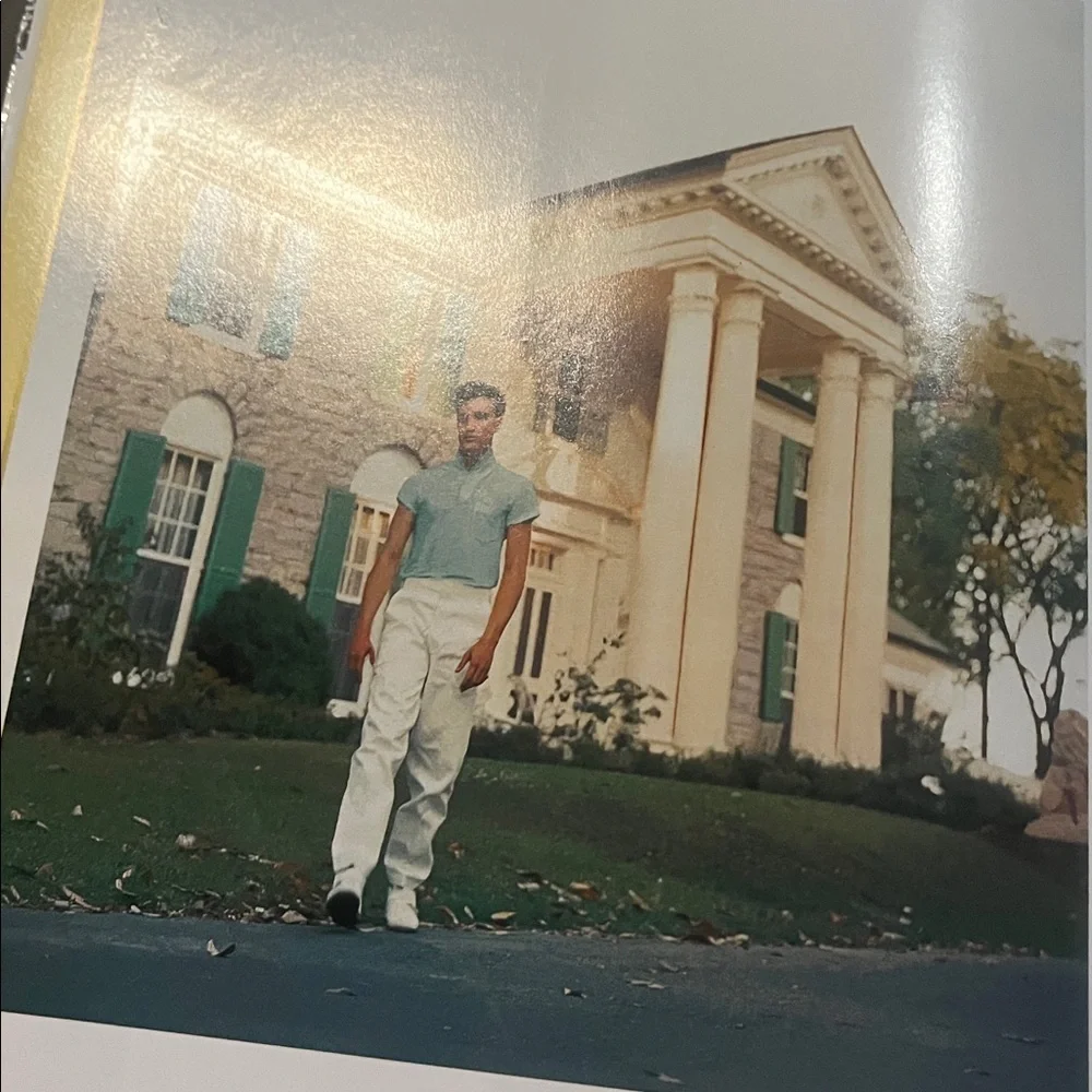 Graceland Official Guidebook